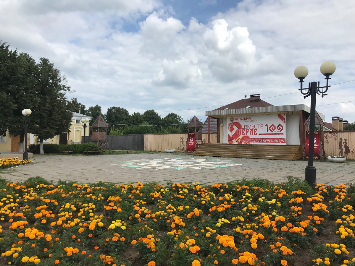 На пешеходной улице