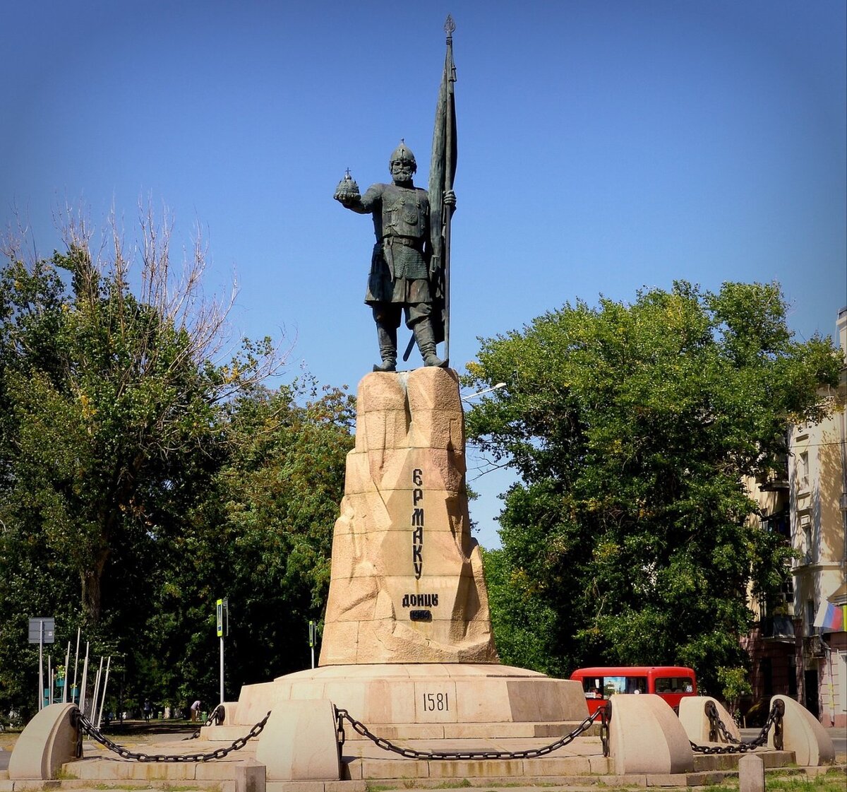 Новочеркасск - столица донского казачества. Часть 2. На площади Ермака и  далее. | любить по-английски | Дзен