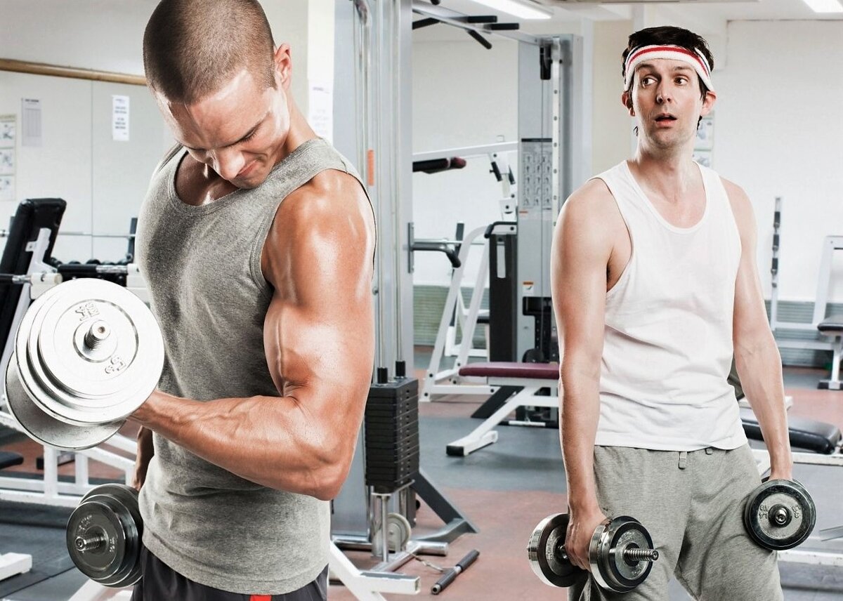 ...стоит и смотрит на тебя, как в телевизор, туповато-недоуменным взором, чуть склонив голову набок...