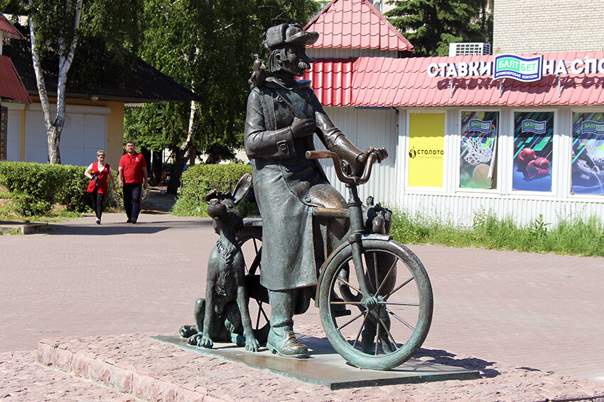 Население луховиц. Памятник Айболиту в Луховицах. Луховицы Московская область. Памятники Луховицы. Достопримечательности города Луховицы.