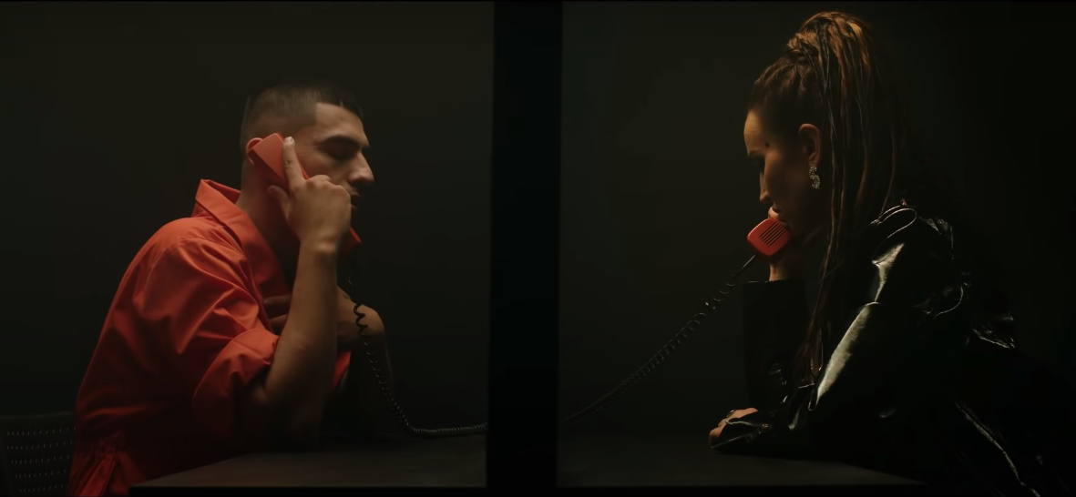 Сцена - Свидание по телефону 