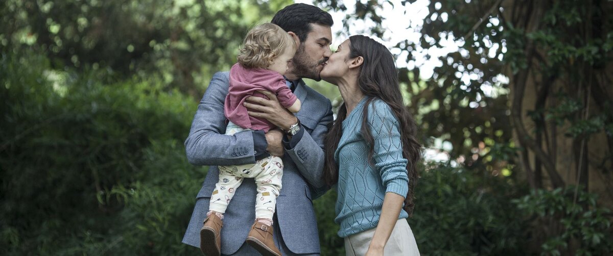 кадр из фильма Невидимый гость, 2016