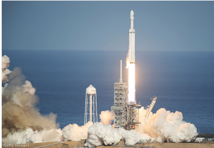 Запуск Falcon Heavy в 2018 году Фото: Джо Рэдл / Getty Images Венгрия