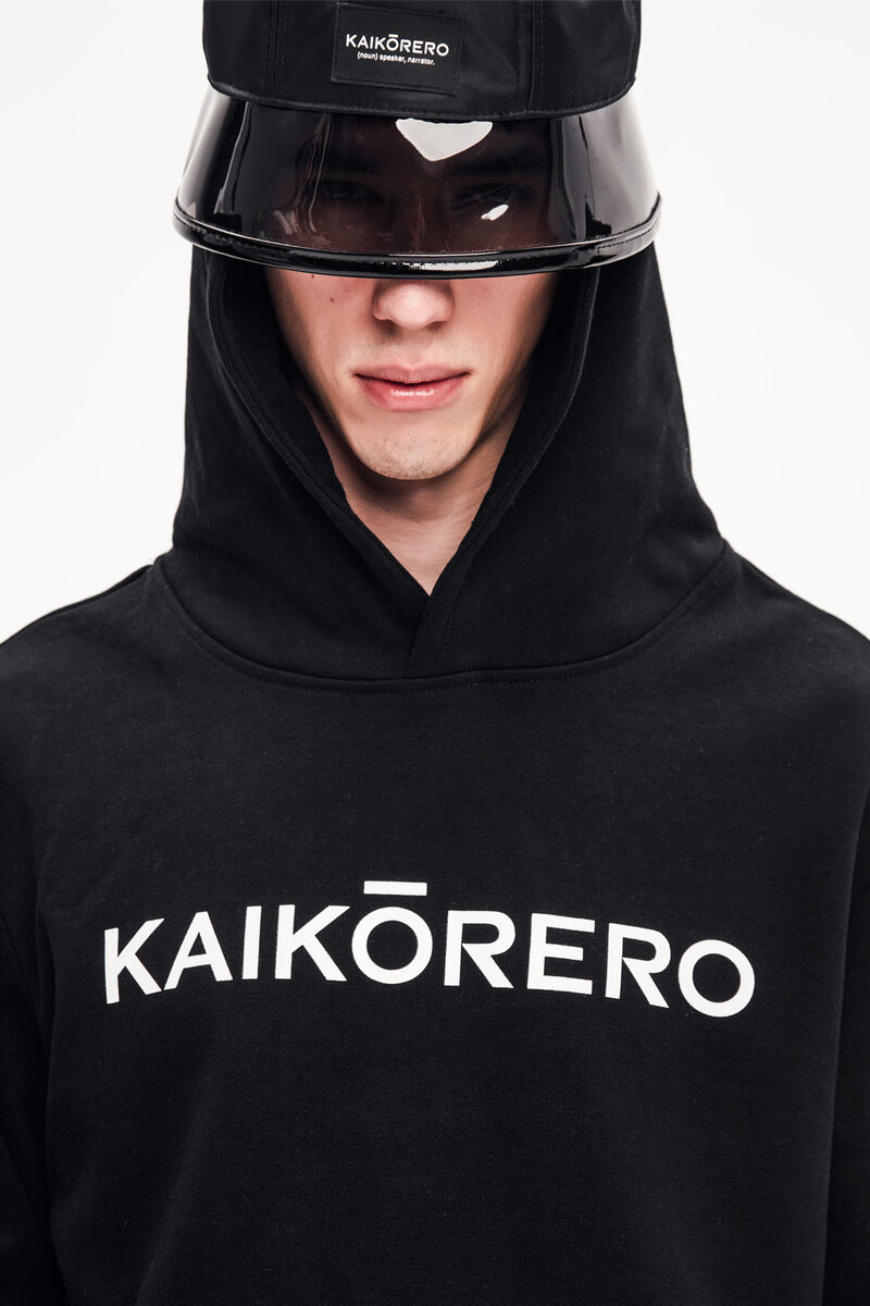Бренд KAIKORERO, рожденный в воображении молодого китайского дизайнера Ника Инь, представляет собой нечто среднее между уличной и кутюрной одеждой.-2