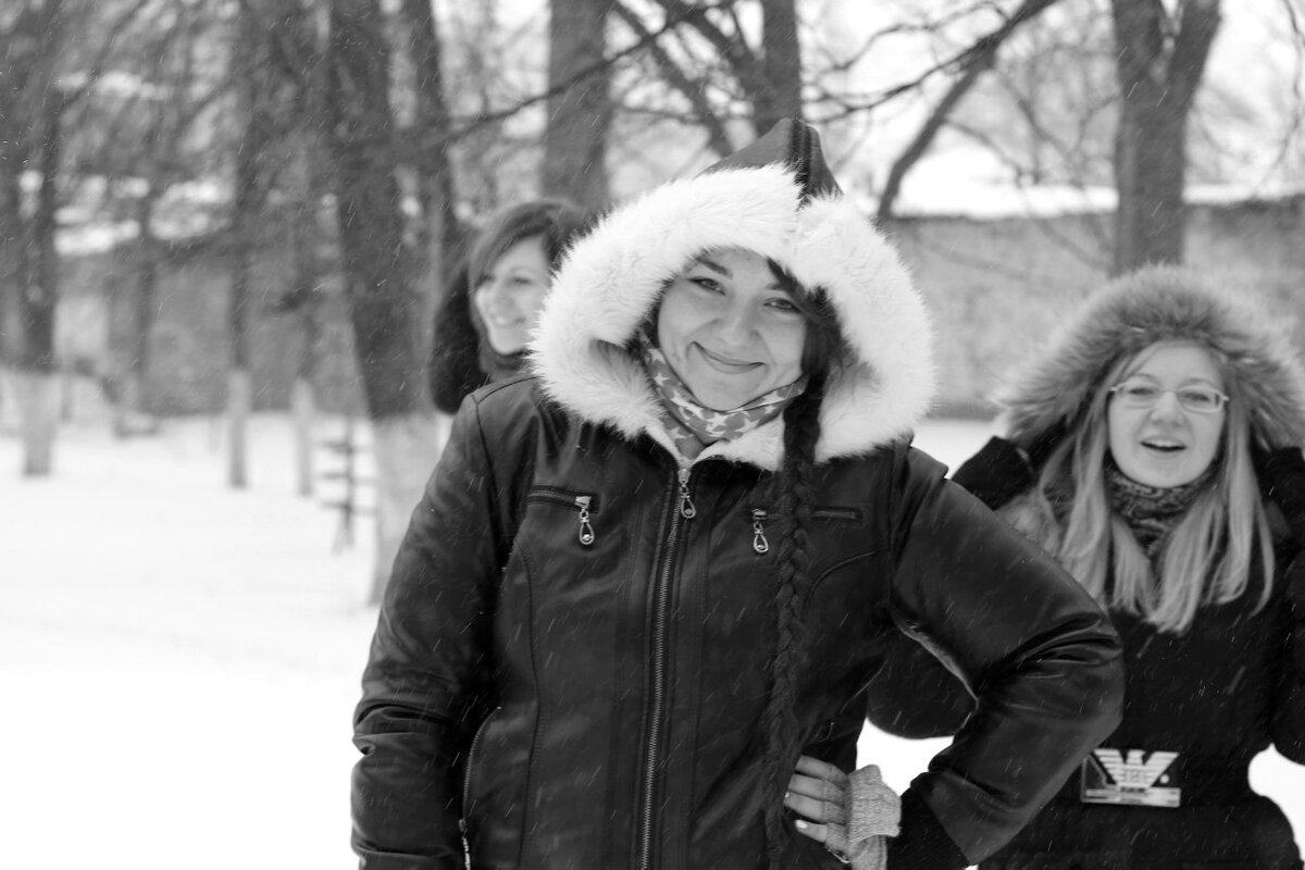 А вот так я выглядела в школе. Я удалила все старые фото, поэтому приходится гуглить себя же :D Это 9 класс или около того...