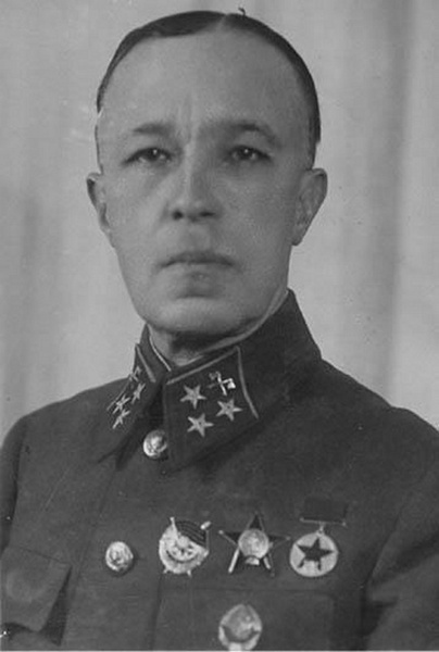 Генерал-лейтенант Дмитрий Карбышев, конец 1940 года (Источник информации - портал История.РФ, https://histrf.ru/biblioteka/b/kak-poghib-niesghibaiemyi-ghienieral-dmitrii-karbyshiev)