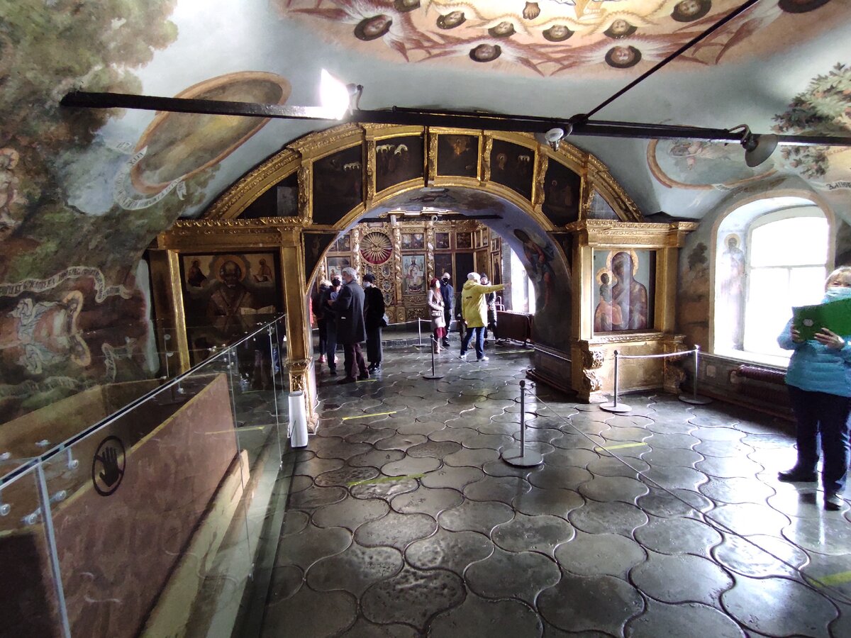 Чугунный пол, который стоил почти как чугунный мост. Небольшой чугунный мост.