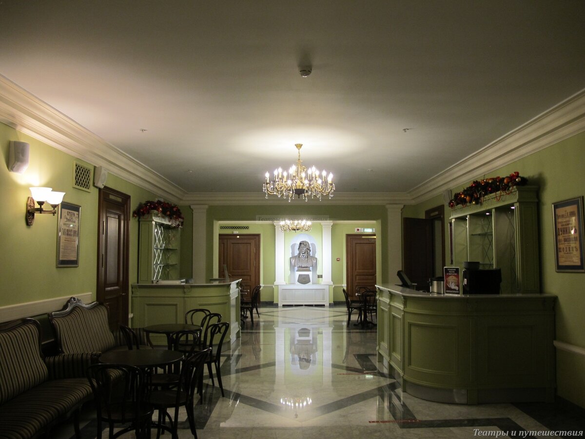 Геликон-опера, фойе