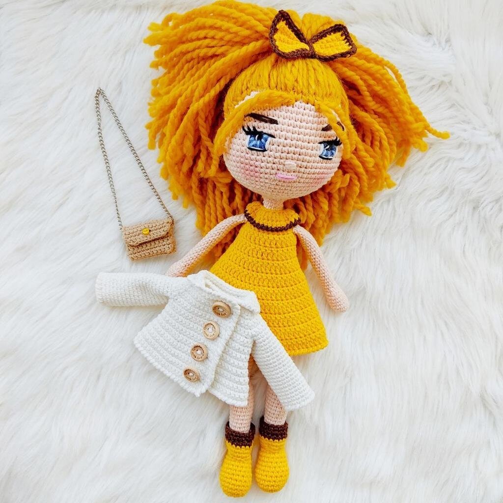 Amigurumi Sarı Kostümlü Kış Bebeği