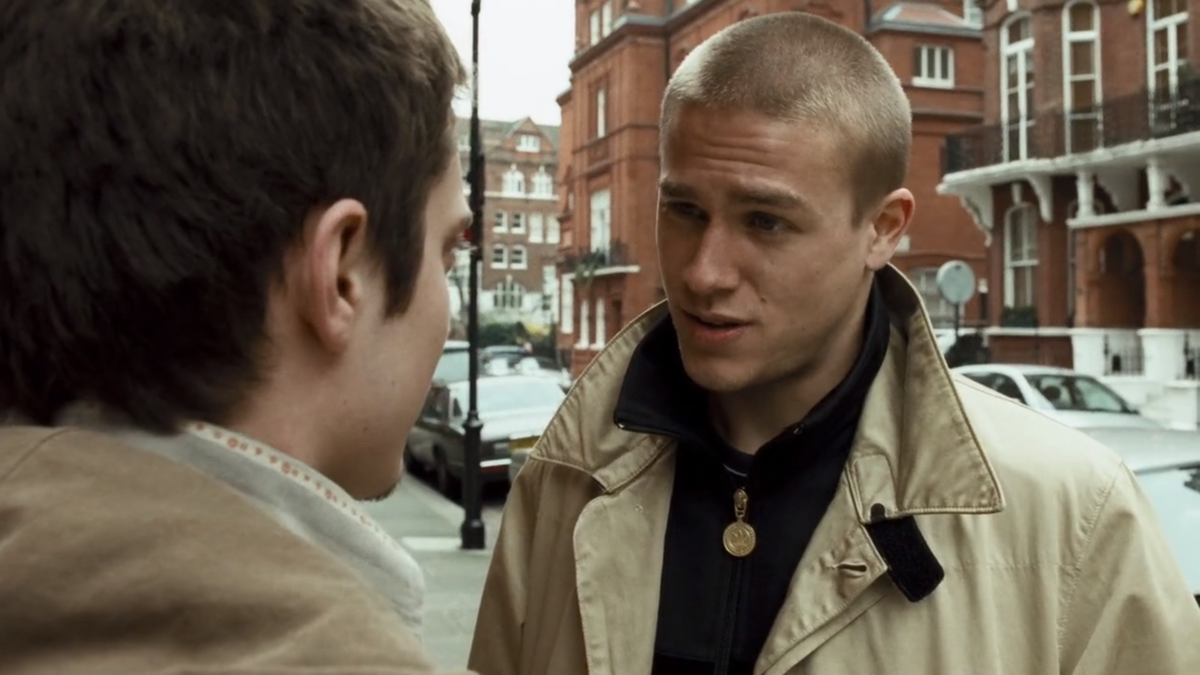 Хулиганы 2004. Чарли Ханнэм хулиганы зелёной. Чарли Ханнэм Green Street Hooligans. Хулиганы зелёной улицы обувь. Бов из хулиганы зеленой улицы.