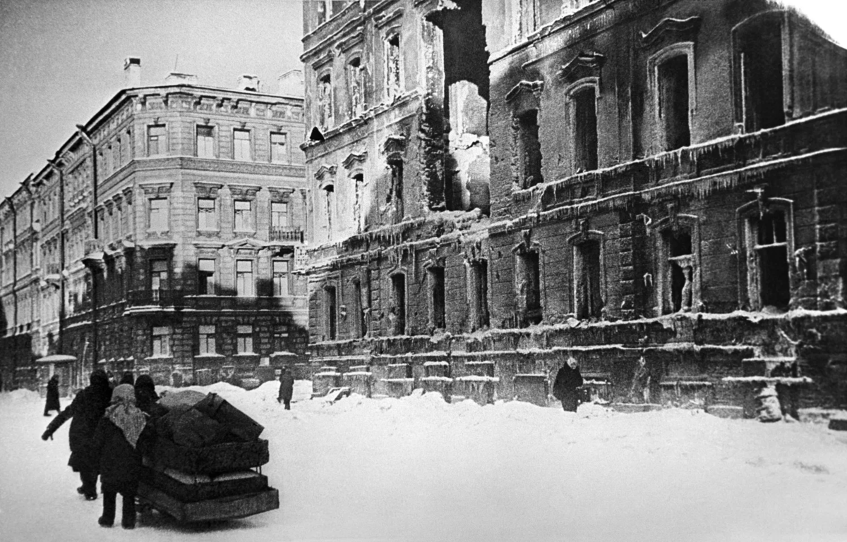 Годы блокадного ленинграда. Ленинград город блокада. Санкт-Петербург 1941-1945. Ленинград город 1945. Санкт-Петербург 1941.