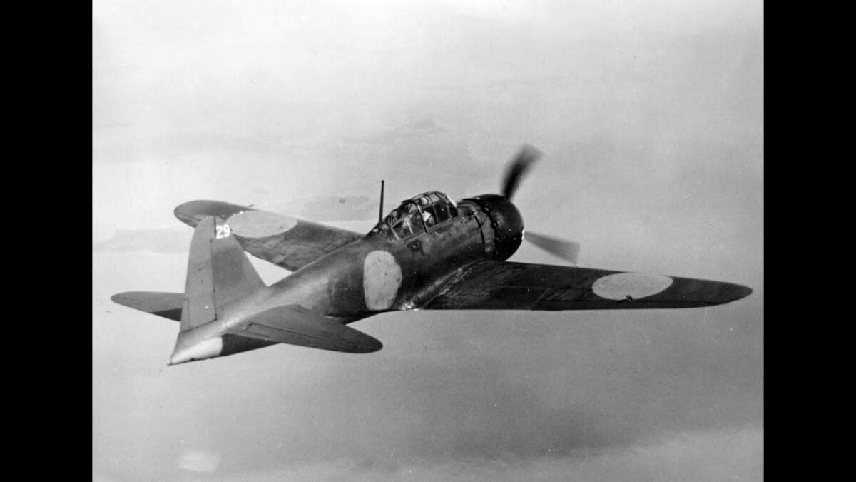 Mitsubishi A6M Zero японский палубный истребитель, на таких самолетах камикадзе совершили огромное количество атак