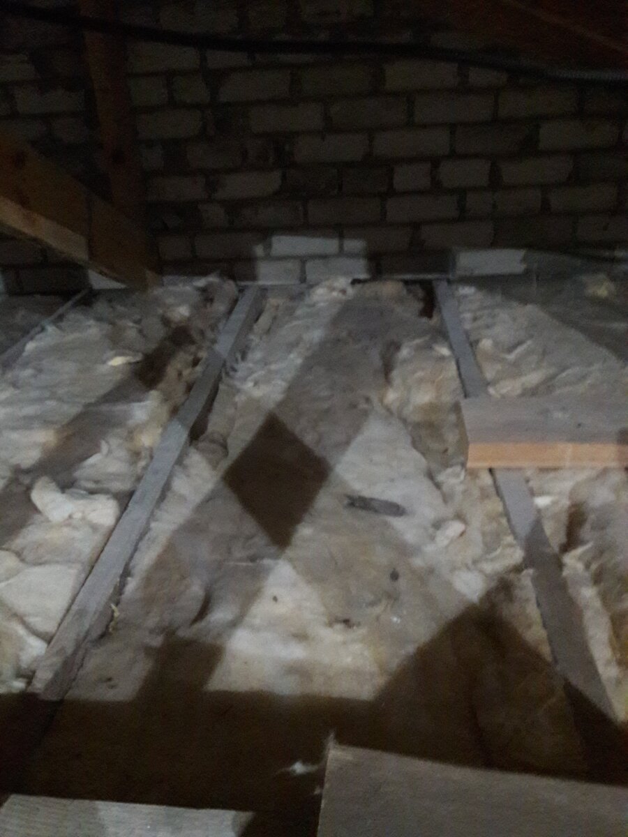 вот тут друг под другом лежит ровно 2 мата.