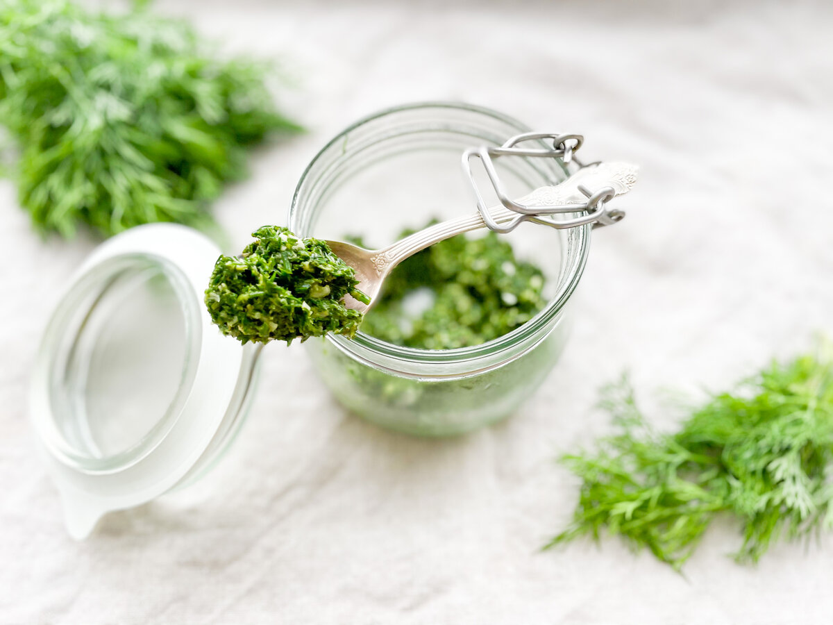  Зато в том году был рецепт другого зеленого соуса, помните?