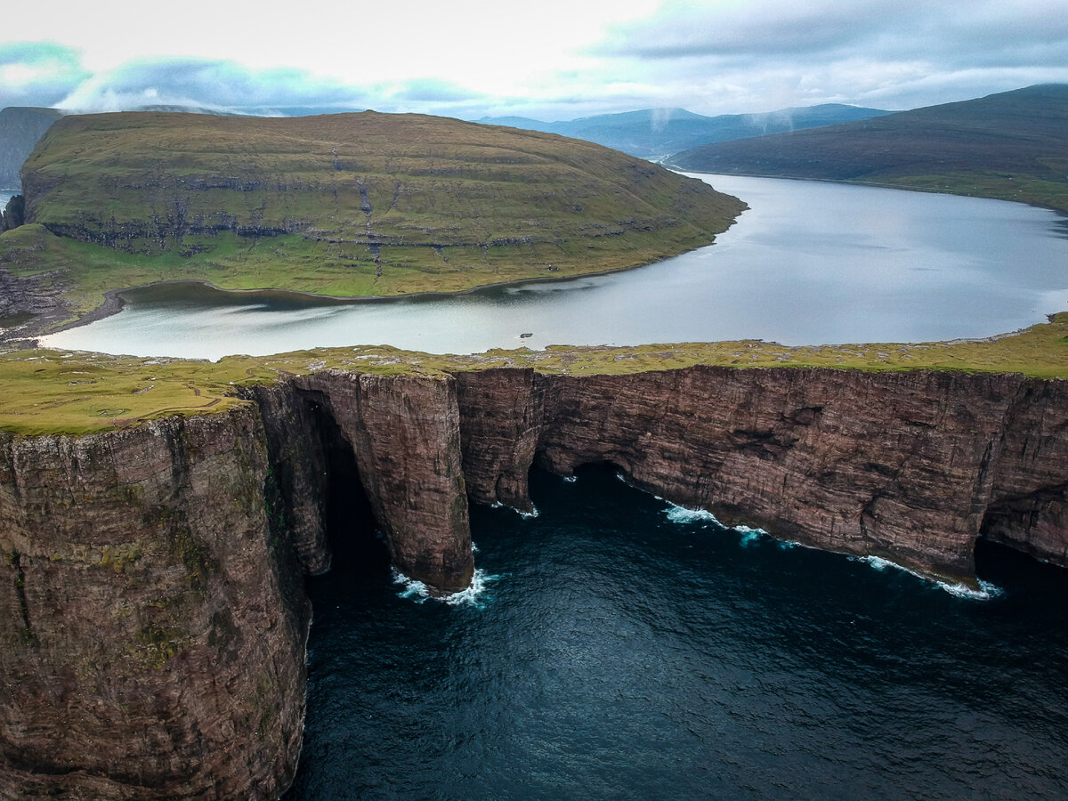 Озеро Сёрвагсватн //Автор фото: Tomáš Malík. Источник: Unsplash