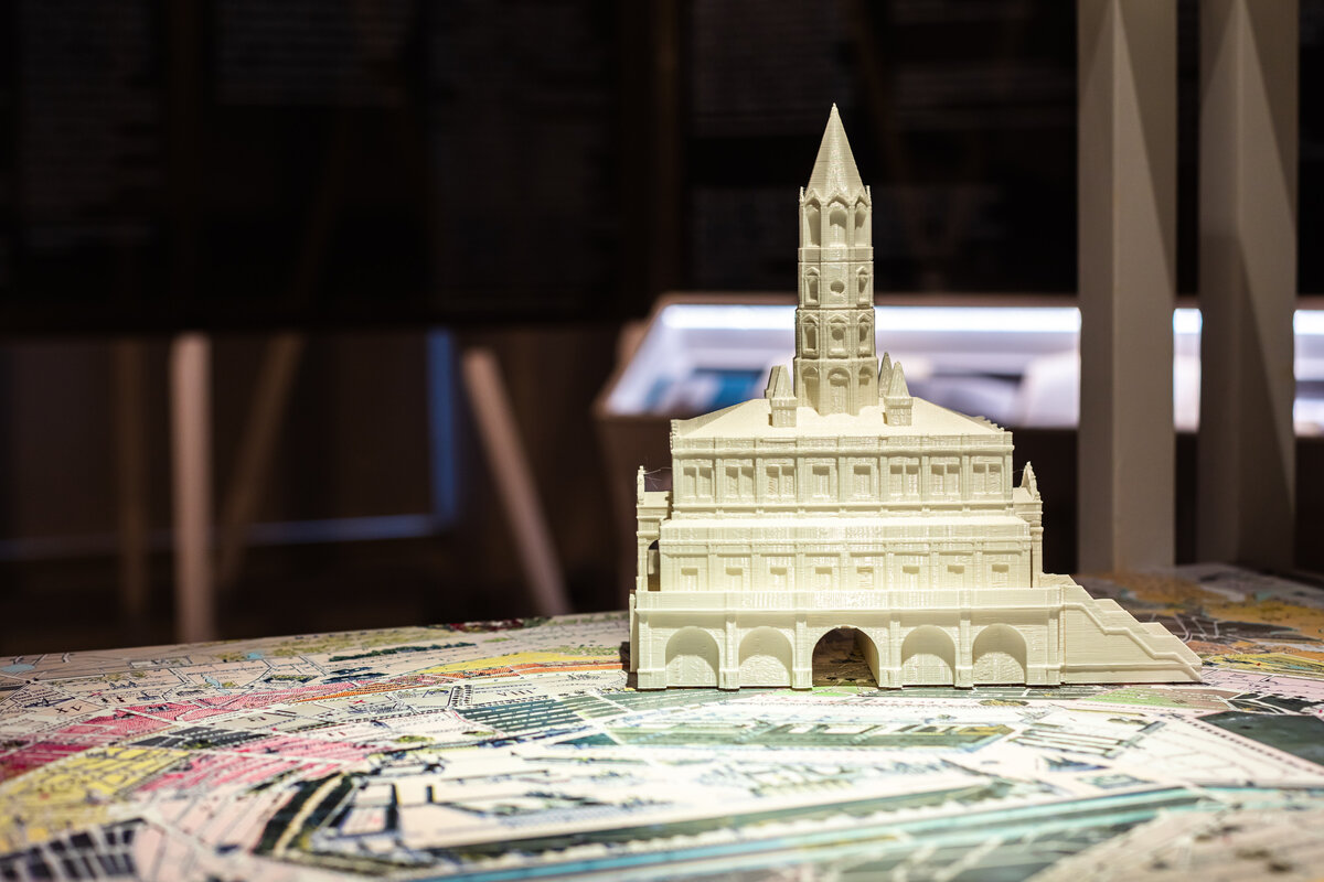 Башня, напечатанная на принтере.