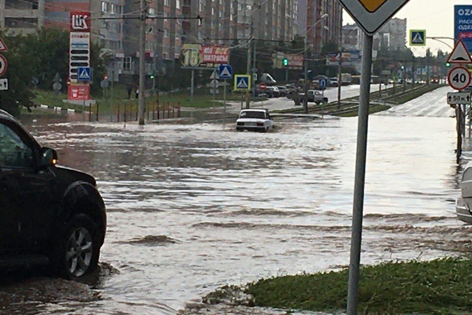     Ливень в Барнауле 30 июля 2022. Фото: Илья Ходжиматов