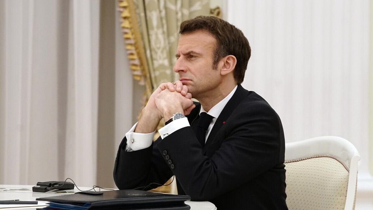    Президент Франции Эммануэль Макрон во время переговоров с президентом РФ Владимиром Путиным в Кремле© РИА Новости / Пресс-служба Президента России