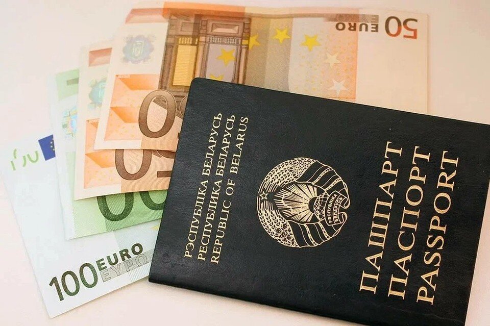     Получить шенген белорусам становится все сложнее. Фото: архив "КП"