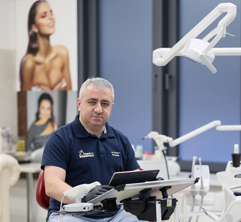 Армен Акопян