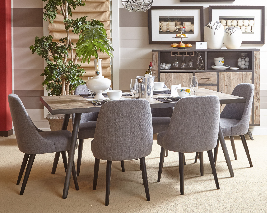 диван на кухню. обеденные блюда. можно ли в обеденное. кухонный остров. уютная кухня с диванчиком.