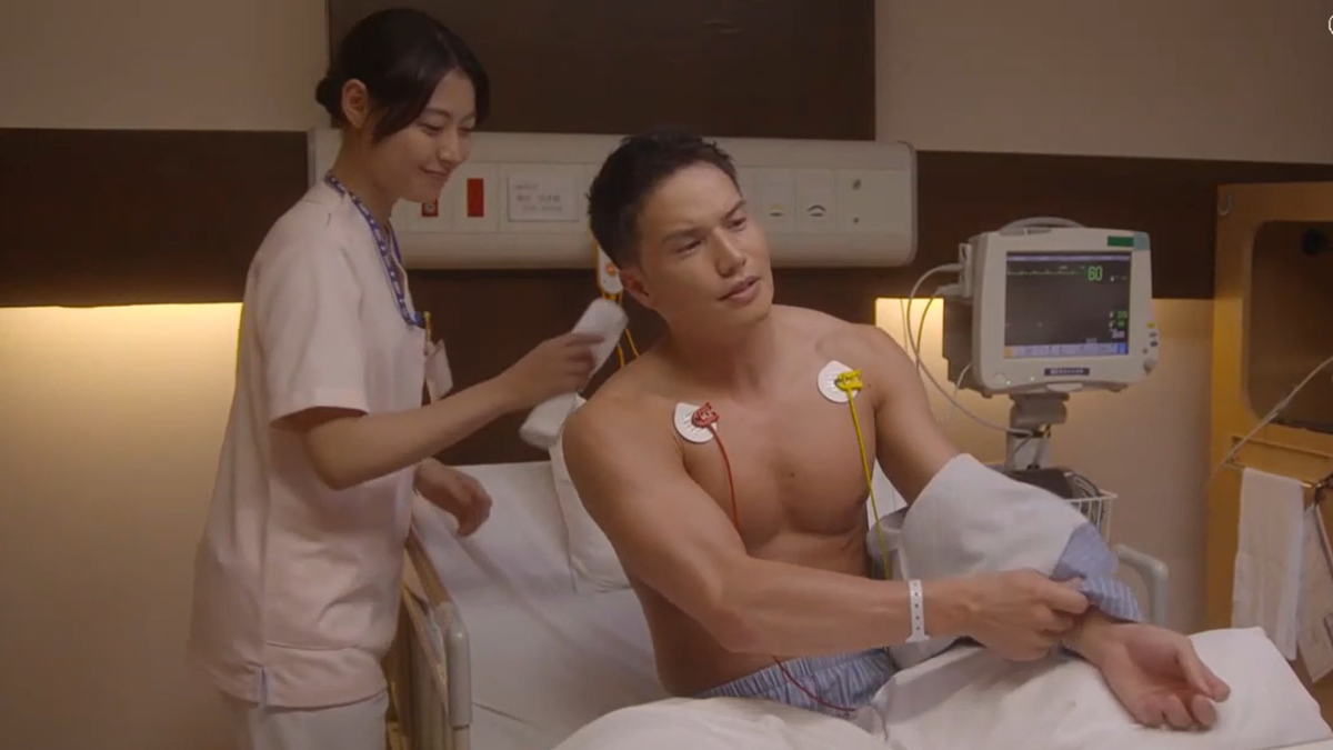 Вот только-только после операции в себя пришел))) Сердечник наш)))