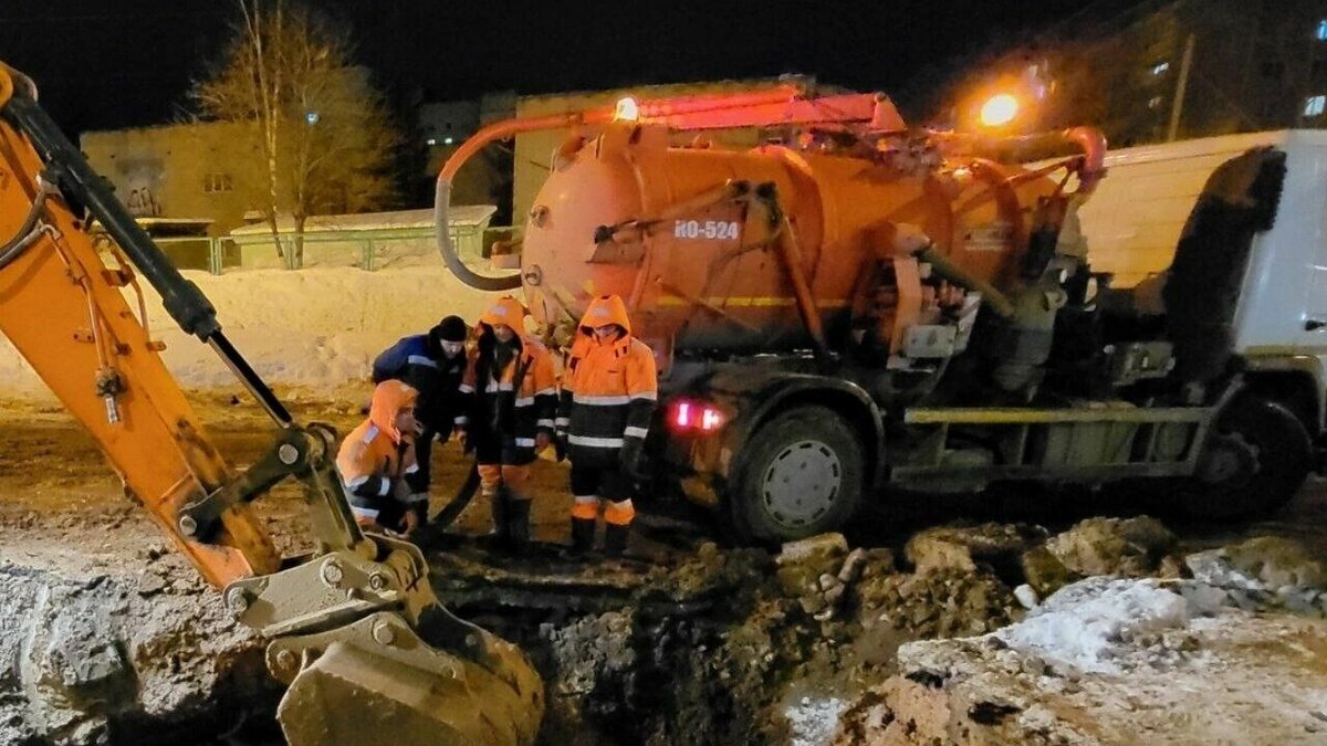     Жители домов на улице Холмогорова могут остаться без горячего водоснабжения еще на пять дней из-за порыва трубопровода.