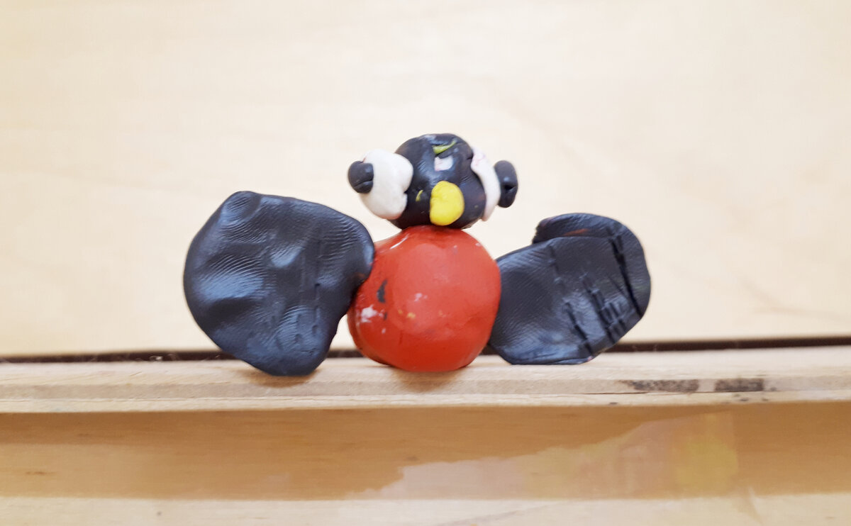 Поделка сына. Птица. Не попугай. Снегирь.