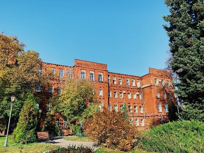    Корпус ВГУ, в котором расположен центр. Фото: mil.vsu.ru