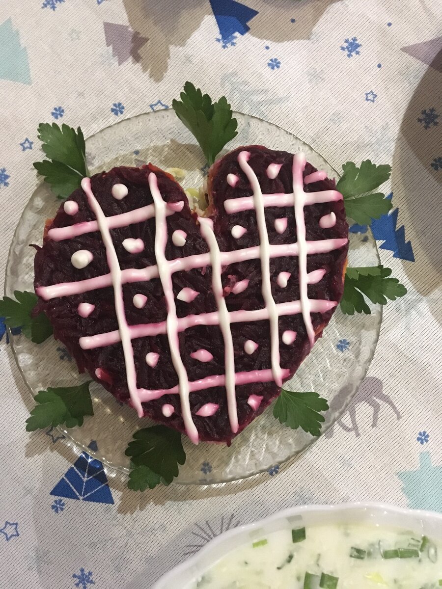 Очень вкусная и красивая селедка под шубой.