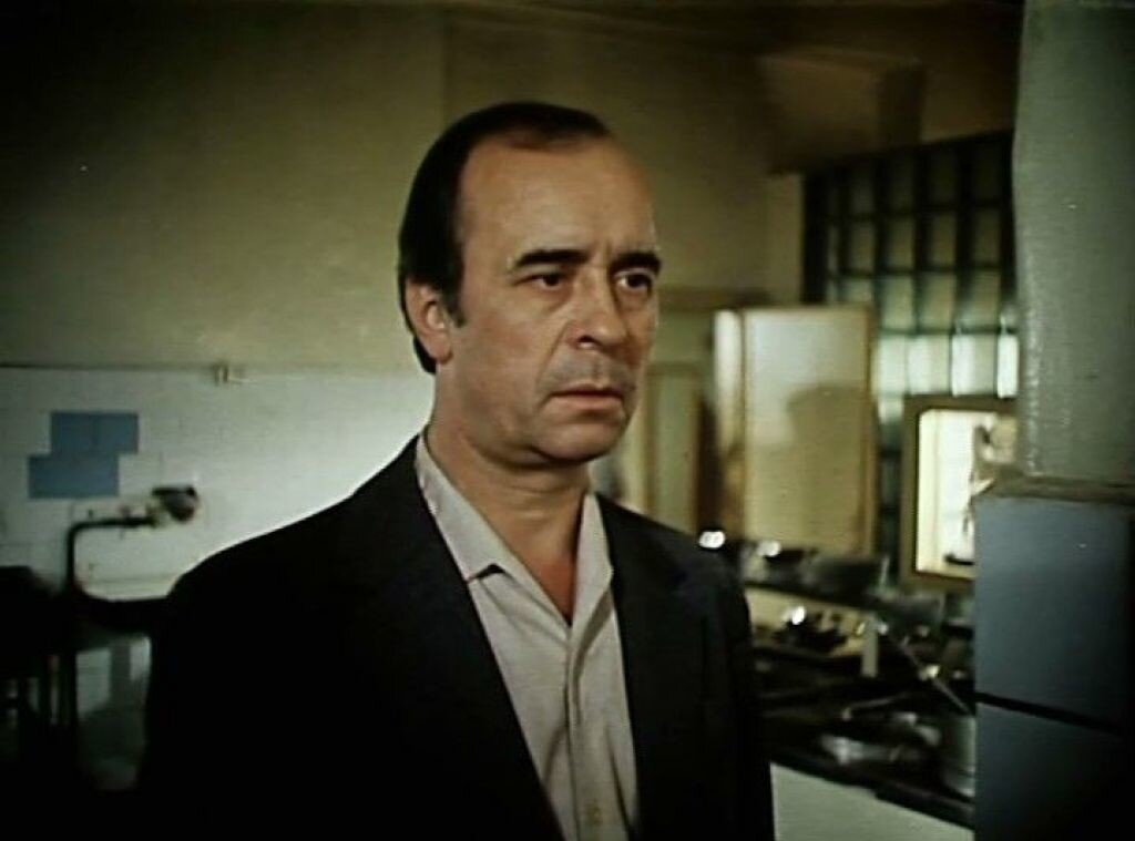 Олег Борисов в фильме "Остановился поезд"