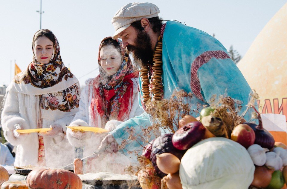     Угощать и развлекать на Лыбедском бульваре начнут с 14:00.