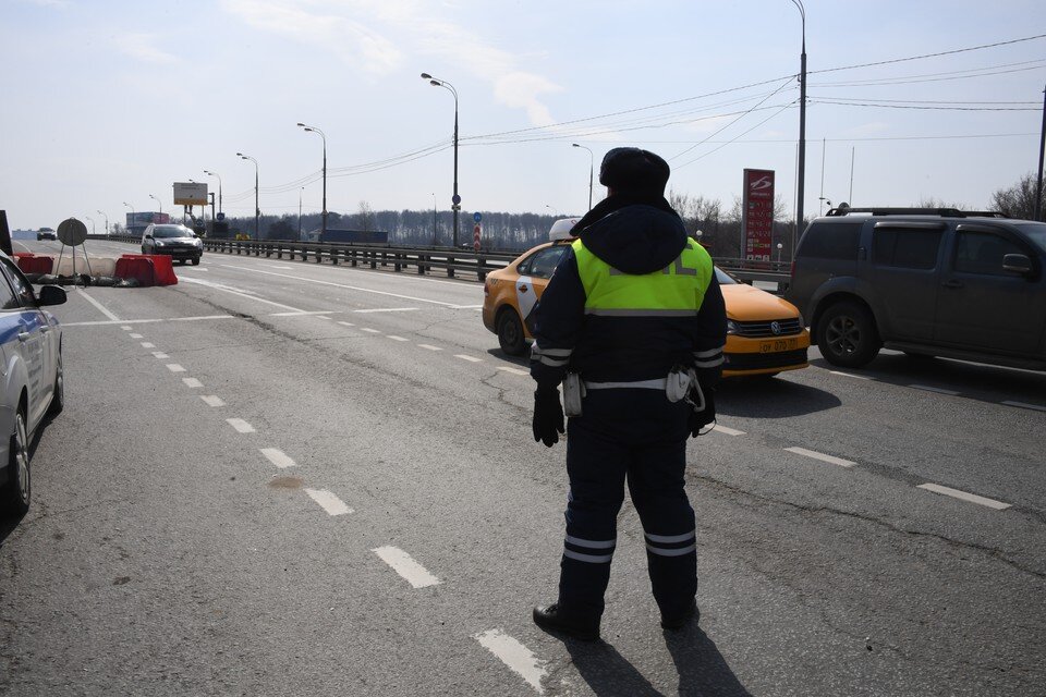     На месте работают сотрудники ГИБДД Михаил ФРОЛОВ