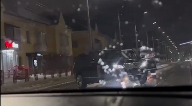    В Брянске на Дуки столкнулись два крутых джипа avchernov