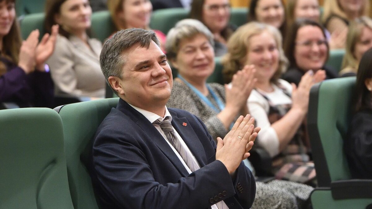     Указом главы Удмуртии Александра Бречалова Михаил Тумин с 1 марта официально освобожден от должности министра экономики Удмуртии. Он переходит на другую работу.