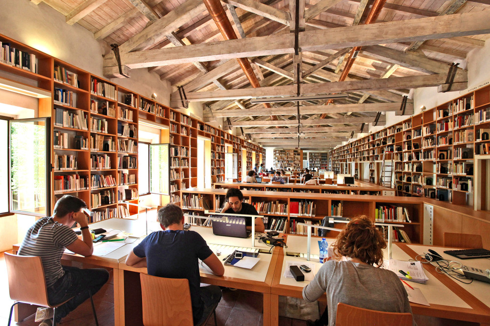 Библиотека Болонского университета в Италии
