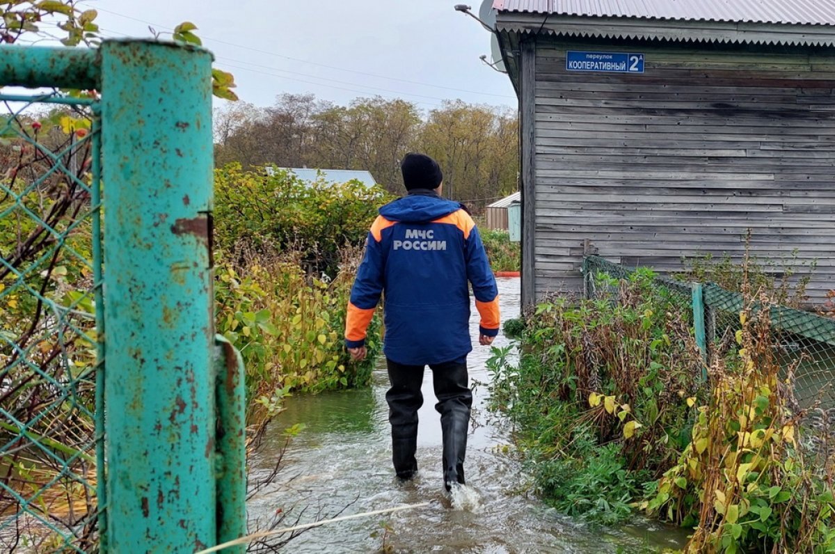    С приходом аномального тепла в Волгоградской области есть подтопления улиц