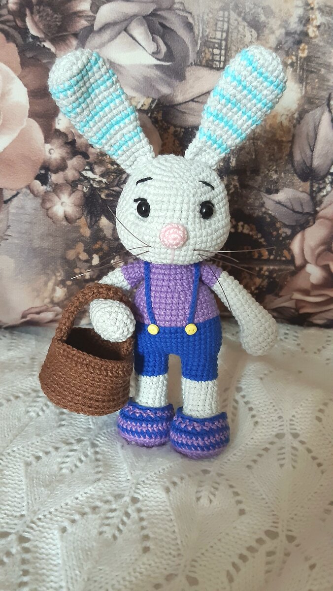 🐰Маленький зайчик крючком. Схема вязания игрушки амигуруми .🧶