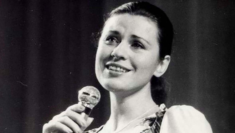 В 1976 году состоялась Олимпиада в Монреале. Грандиозное событие посетила и популярная советская исполнительница песен Валентина Толкунова.-7