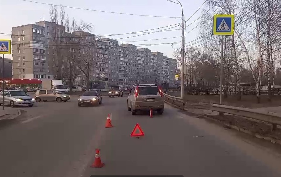     В Нижнем Новгороде иномарка сбила двух девочек-подростков на пешеходном переходе.  ОПБДД УГИБДД ГУ МВД по Нижегородской области