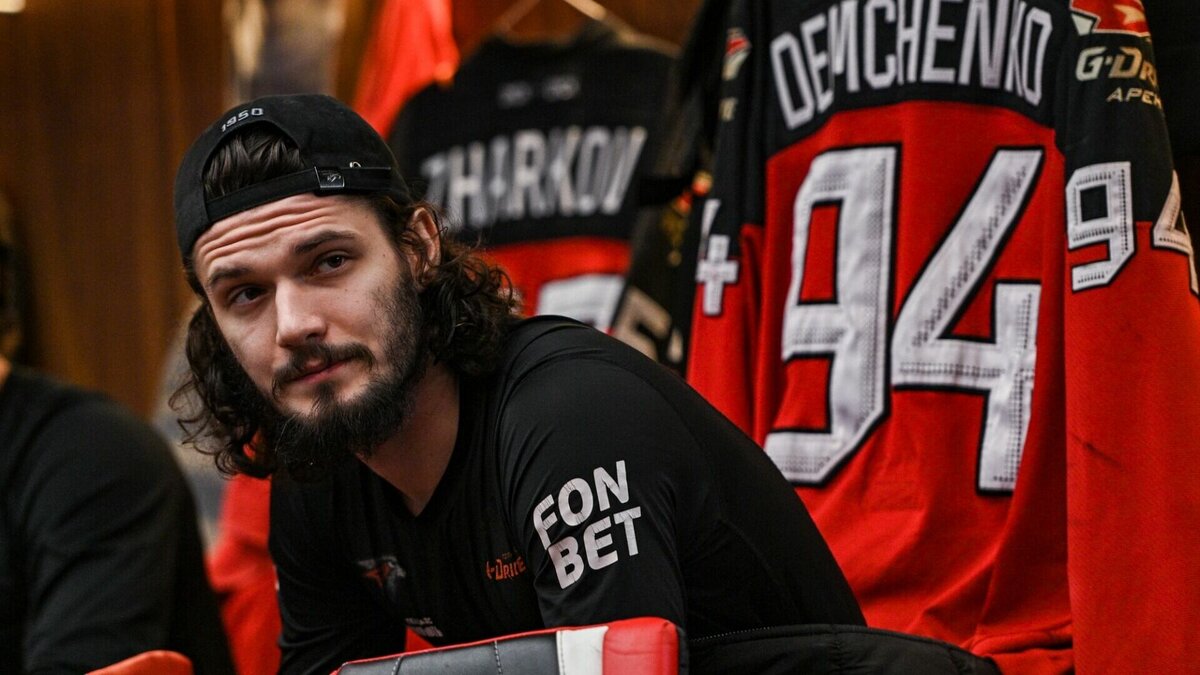     В воротах команды останутся Василий Демченко и Андрей Мишуров, хотя все еще возможны варианты.