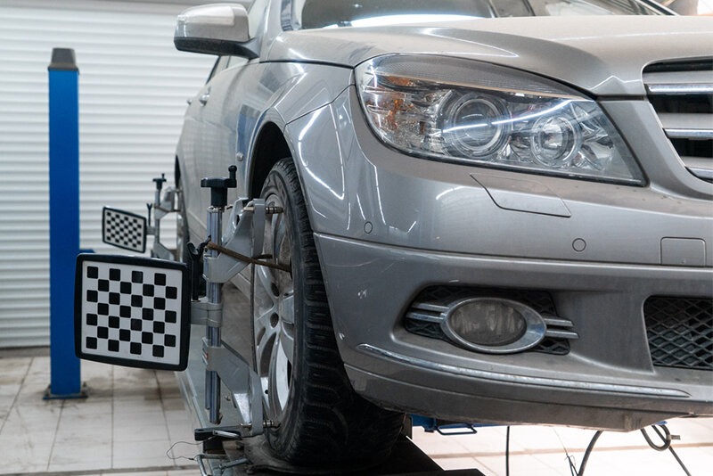 Мерседес кулон серебряный. Мерседес w204 амг. W204 обвесы амг. W204 amg обвес. То на мерседес w204.