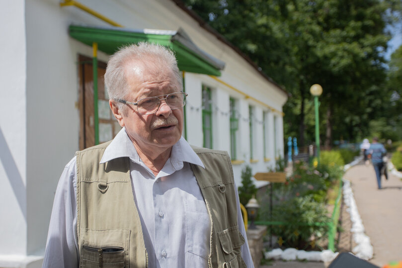     Руководитель школы звонарей Геннадий Васильев / Александр Елисеев