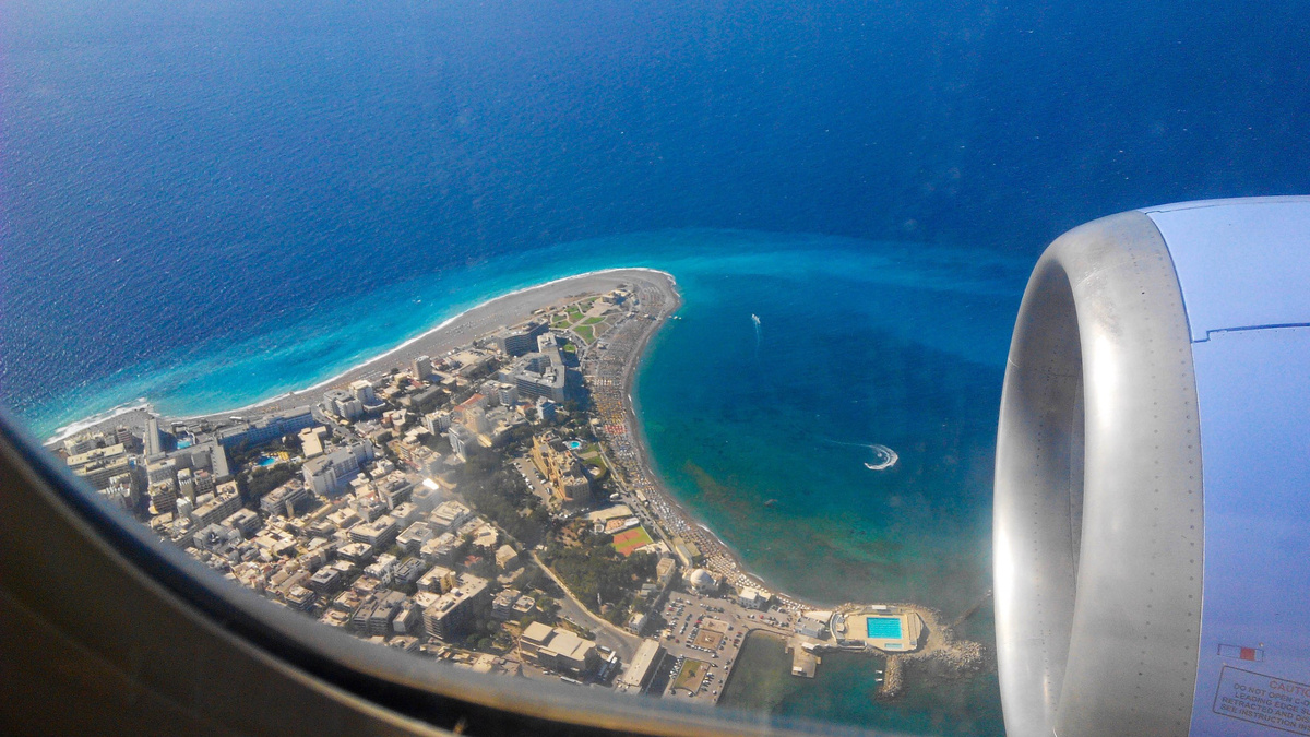 Над западной оконечностью о.Родос