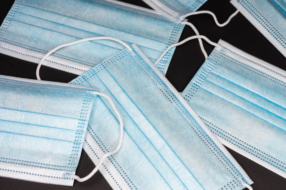 Долгое ношение маски препятствует насыщению достаточным кислородом внутренних органов, что может обострить различные заболевания. Источник фото: ©pixabay.