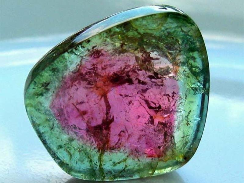 На фото арбузный турмалин.