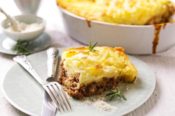 Картофельная запеканка с чесноком и сметаной (объедение).