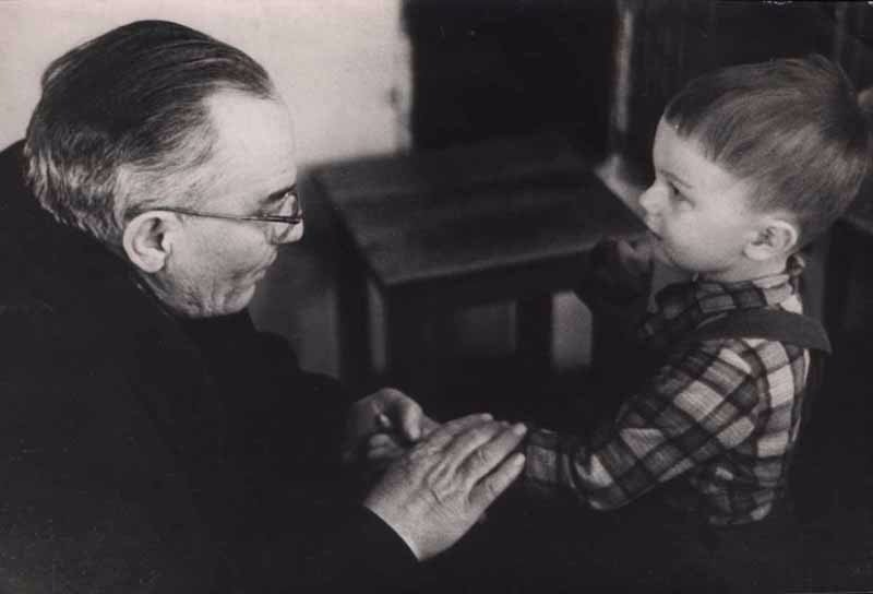 на изображении не мой дед и не я. Просто иллюстрация к рассказу. Изображение из сети интернет и в свободном доступе