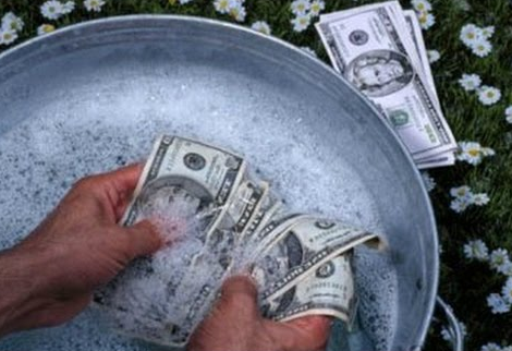 Начнем с понятия гангстер. Gangster «бандит» — gang «банда».