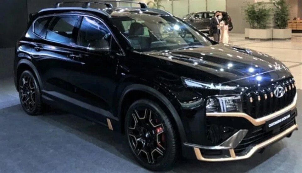 А так же новые хромированные объединенные рейлинги, накладки на пороги и 21 дюймовые колесные диски